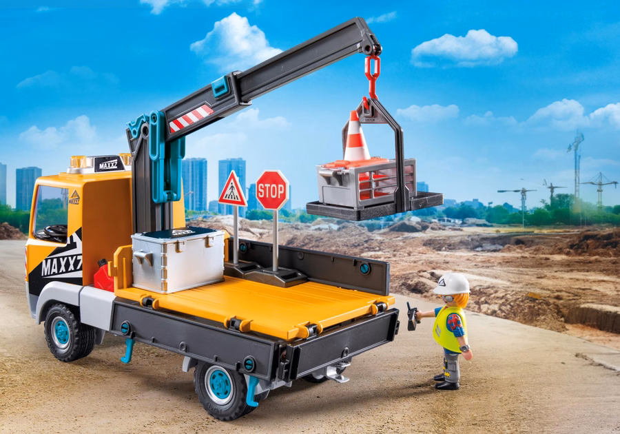 Camion de construcții cu macara